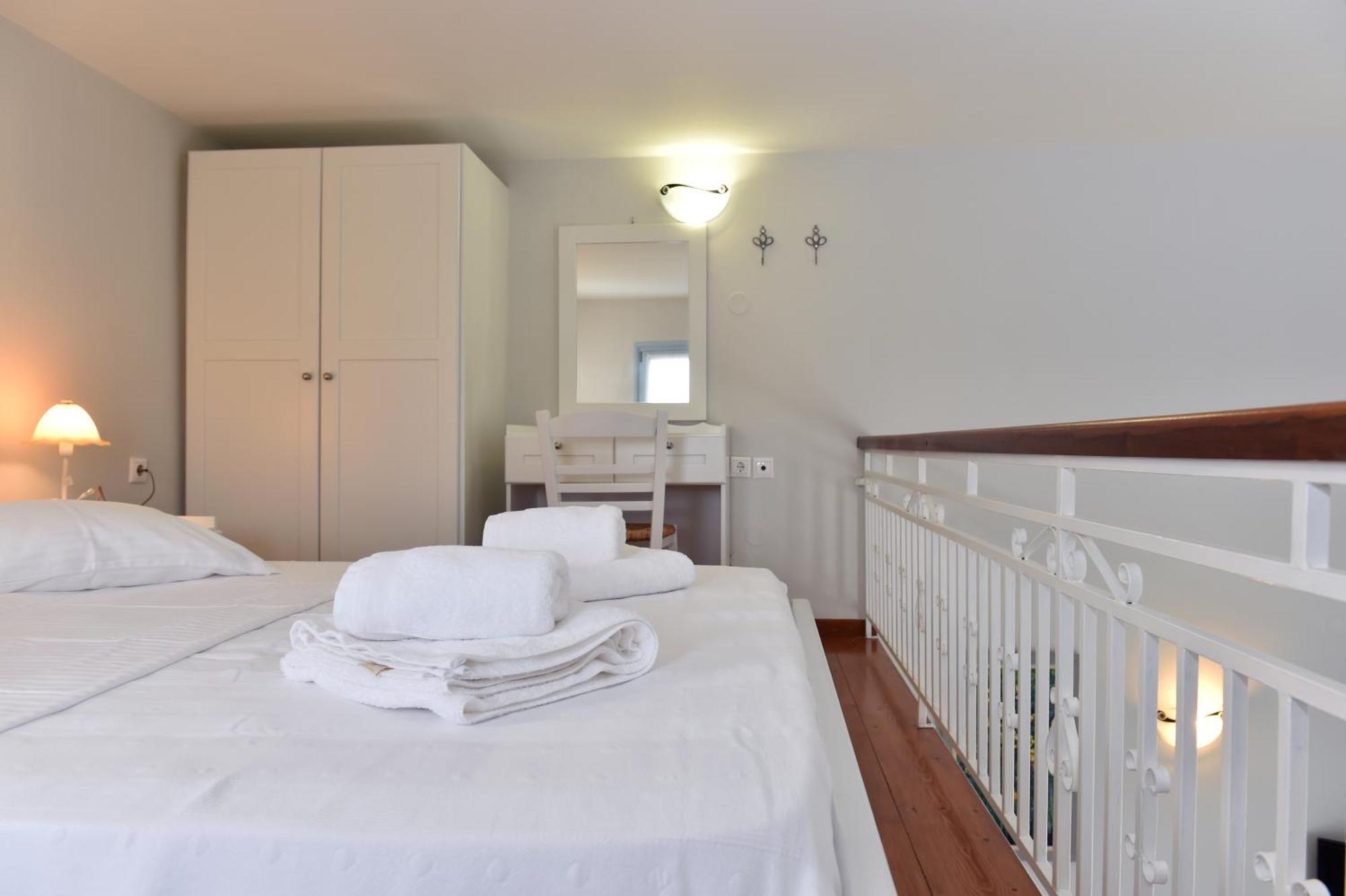 Tonia Apartments Paros Chrisi Akti  Exteriör bild